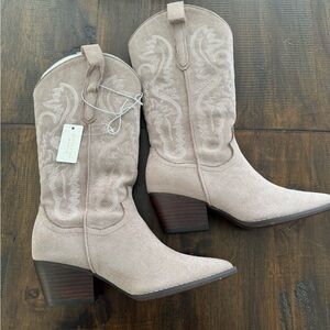 Altar'd State Western Faux Suede boots~Size 7~Greybeige